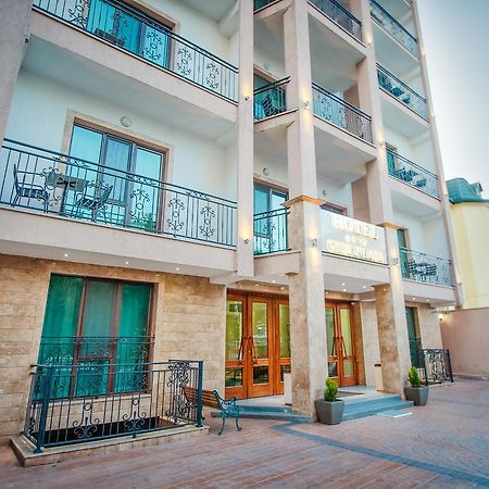 Hotel Gtm Plaza Tiflis Exterior foto