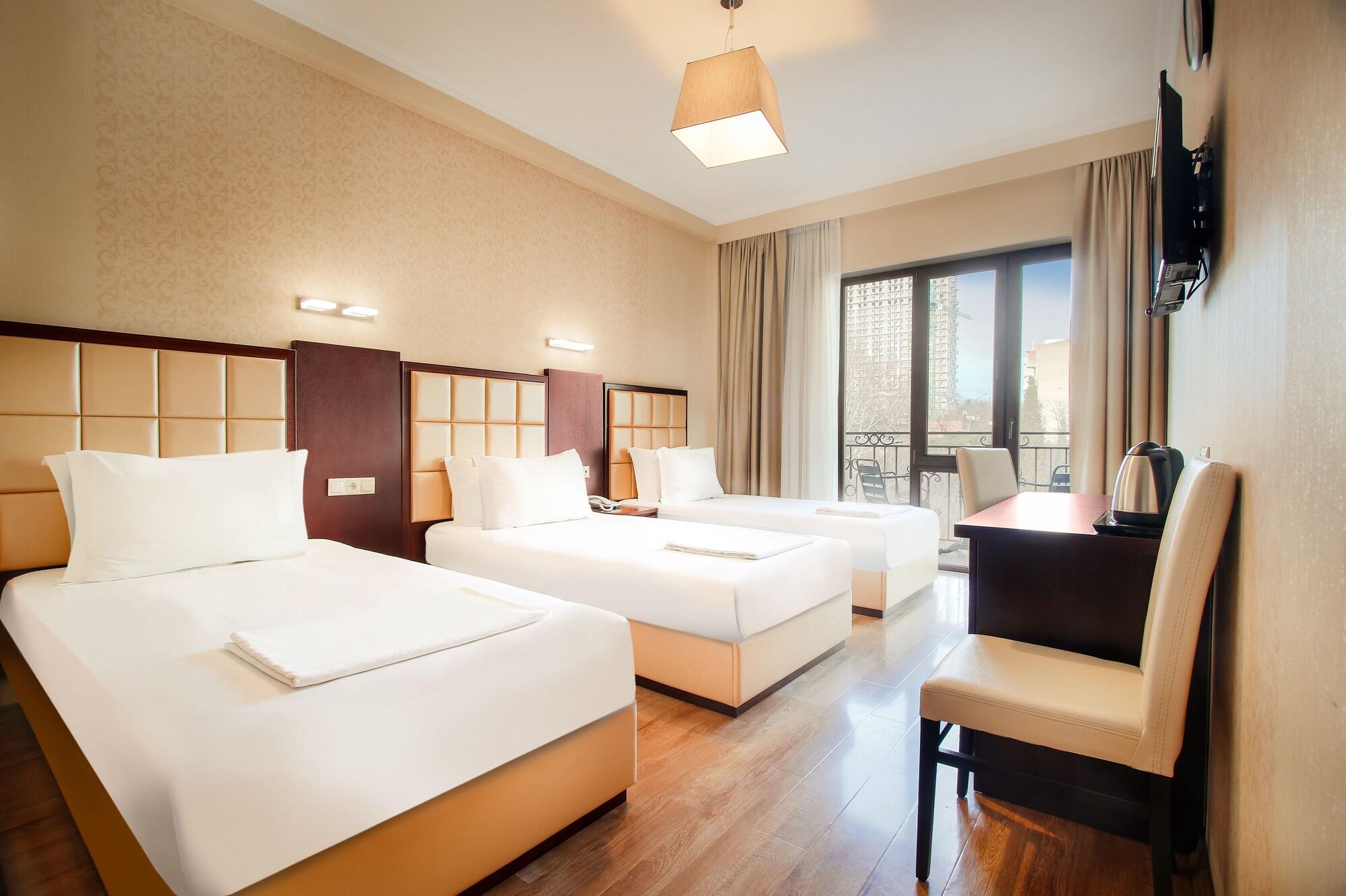 Hotel Gtm Plaza Tiflis Exterior foto
