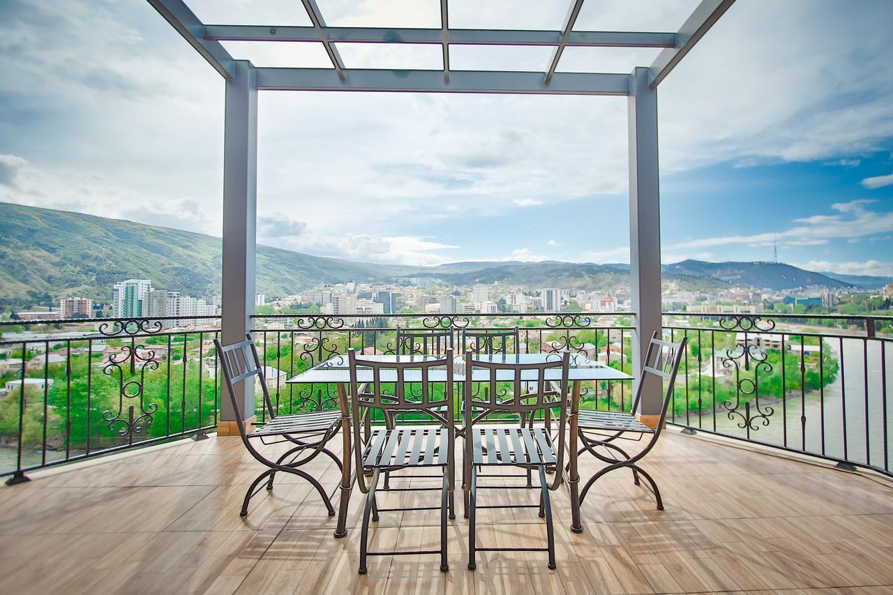 Hotel Gtm Plaza Tiflis Exterior foto