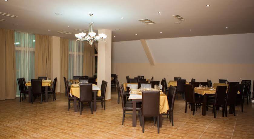 Hotel Gtm Plaza Tiflis Exterior foto